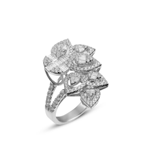 Women’s Diamond Ring